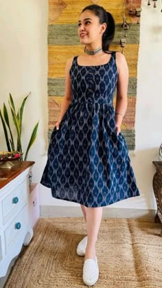 Cotton Dress Pattern, Kalamkari Dresses, Dresses For Ladies, Simple Frock Design, Casual Frocks, Simple Frocks, Simple Kurta Designs, Simple Kurti Designs, Frock For Women