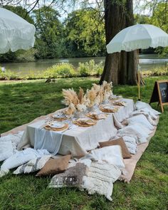 Elopement ideas, Elopement photos, Elopement in London, Elopement ideas London, London City Elopement, Elopement picnic, Elopement picnic ideas, Elopement picnic table, Elopement city ideas, Luxe picnic, luxe picnic party, luxe picnic ideas, luxe picnic table, luxe picnic table decor, luxe picnic setup, luxe picnic food, luxe picnic setup, luxe picnic aesthetic, luxe picnic diy, luxe picnic for 2, picnic aesthetic, picnics aesthetics, picnic aesthetics, picnics aesthetic, picnic aesthetic friend Bohemian Picnic, Luxe Picnic, Luxury Picnic Setup, Luxury Picnic, Picnic Table Decor, Bride To Be Decorations, Backyard Picnic, London Vacation, Picnic Inspiration