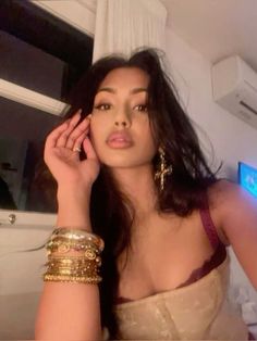 Zoya Nazyalensky Aesthetic, Zoya Nazyalensky, Jewelry Accessories Ideas, Jewelry Lookbook, 가을 패션, Pretty Selfies, Dream Jewelry, Divine Feminine, Fashion Killa