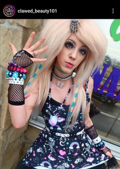 💎Platinum blonde and atomic turquoise coontails 💙 Erfect for any scene queen  Currently I only have these in 20" length they are human hair and handpainted with love thank you ♡ Dyed Hair Streaks, Raccoon Tail, Scene Queen, Comfort Person