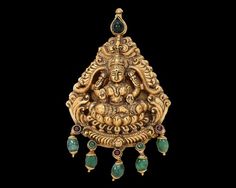 Antique gold Lakshmi Pendant, Traditional Indian Jewellery, Gold Pendant Jewelry, Black Beaded Jewelry, Bangles Jewelry Designs, Antique Pendant, Gold Jewelry Earrings, Coral Jewelry