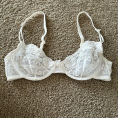 Lingerie White Lace Bra Never Worn Size 34b Lacey Bra, Dr Wardrobe, Dr Closet, White Lace Bra, Lacy Bra, Night Dresses, Room Redesign, White Bras, Bras And Panties