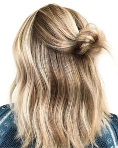 Chignon Bun, Hair Blond, Hair Knot, Blonde Hair Inspiration, Blonde Hair Looks, Blonde Hair With Highlights, Short Hair Updo, Bad Hair