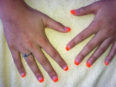 Bright Orange French Tip Nails, Sparkly Orange French Tip Nails, Orange Nail Tips French Manicures, Neon Orange French Tip Nails Almond, Neon Orange Acrylic Nails French Tips, Nails Orange French, Form Nails, Orange Nails Short, Nails Short French