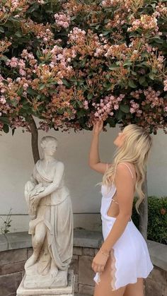 White Feminine Aesthetic, Spring Outfits Pastel, Spring Clothes Aesthetic, Flower Print Aesthetic, Outfit Spring 2022, Feminine Aesthetic Outfits, Flowers Meadow, Outfits Pastel, Summer Day Dresses