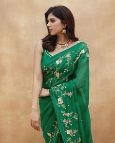 Kalyani Priyadarshan Zardozi Saree, Kalyani Priyadarshan, Saree And Blouse, Green Outfits, Bridesmaid Saree, Green Lehenga, Embroidered Saree, Bandhani Saree, Green Saree