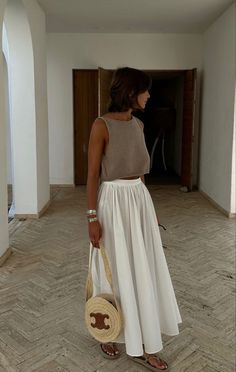 White Skirt Outfit Summer Classy, Maxi Linen Skirt Outfit, White Poplin Skirt, White Poplin Skirt Outfit, Scandinavian Fashion Summer 2024, White Midi Skirt Outfit Summer, Long Linen Skirt Outfit, White Cotton Skirt Outfit, Summer Copenhagen Style