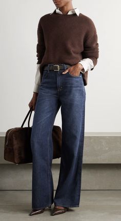 High Rise Wide Leg Jeans Outfit Fall, Levis Wide Leg Jeans Outfit, Wide Leg Jeans Autumn Outfit, Blue Jeans For Winter, Wide High Jeans Outfit, How To Style Straight Leg Jeans, High Rise Wide Leg Jeans Outfit, Best Straight Leg Jeans, Trouser Jeans Outfit