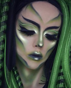 Alien Party, Creepy Halloween Makeup, Alien Costume, Foundation Shade, Halloween Makeup Inspiration, Foundation Shades, Sfx Makeup