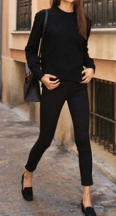 Simple Black Outfits, Minimal Stil, Style Tricks, Outfits Minimal, Minimalist Moda, Dress Minimal, Jeans Outfit Fall, Casual Chic Outfits, Summer Work Outfits