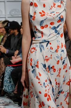 Ladies Outfits, 2016 Couture, Ivy House, Elsa Schiaparelli, Fashion 2016, Summer Dresses For Wedding Guest, Couture Accessories, 60 Fashion, Fashion Inspiration Design