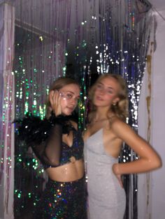 euphoria party Cassie Nate, Euphoria Party, 15th Birthday Party Ideas, Fest Temaer, Fest Outfits, Bday Party Theme, Birthday Party Theme Decorations, Birthday Party Outfits