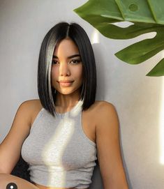 Hairstyles On Black Hair, Sleek Short Hair, Black Hair Cuts, Black Bob Hairstyles, Short Dark Hair, T Shirt Design Ideas, Long To Short Hair, Hair Inspiration Short, Short Hair Trends