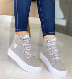 White Gucci Shoes, Trending Shoes For Men, Pretty Sneakers, Black Nike Shoes, Cute Shoes Heels, Nike Shoes Outfits, Shoes Outfit Fashion, Best Shoes For Men