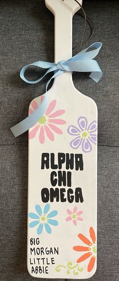 Big little reveal 
Big little paddle 
Flower wood painting Big Little Sorority Plaques, Trendy Sorority Paddle, Pastel Paddles Sorority, Flower Paddle Sorority, Chi Omega Paddle, Painted Sorority Paddle, Twin Paddles Sorority