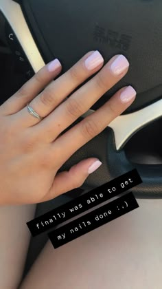 Light Colored Short Nails, Shirt Dip Nails, Light Pink Vacation Nails, Sport Cut Nails, Mail Dip Colors, Pale Pink Dip Powder Nails, Pink Powder Dip Nails, Natural Dip Powder Nails Short