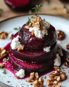 Rustic Beet and Goat Cheese Stacks with Walnut Thyme Vinaigrette Thyme Vinaigrette, Lobster Cream Sauce, Maple Roasted Carrots, Sweets For Diabetics, Beet And Goat Cheese, Fresh Beets, Roasted Beets, Beet Salad, Arugula Salad