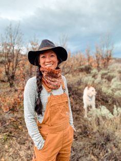 Farmwear Women, Women Outdoorsy Style, Womens Hats For Fall, Farm Clothing Womens, Outdoors Style Womens, Women’s Outdoor Fashion, Outdoor Research Women, Women’s Farm Wear, Dreads And Hats Women