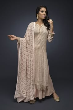 Churidar Material, Anjul Bhandari, Peach Suit, Trendy Outfits Indian, Long Kurta, Gaun Fashion, Salwar Designs