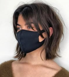 Short Black Hair Shoulder Length Bangs, Feathered Bangs Medium Hair, Soft Pixie Haircut Fine Hair, Layered Short Hair With Curtain Bangs, Short Straight Hair With Bangs, Shaggy Layered Haircut, Medium Shag Hairstyles, Medium Shag Haircuts, Long Shag Haircut