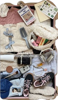 Packing Aesthetic, Everyday Bag Essentials, School Bag Essentials, Bags Aesthetic, Ig Stories