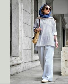 English Outfit, Minimal Style Outfits, Hijab Clothes, Iranian Fashion, Persian Fashion, Blouse Casual Fashion, Modest Fashion Hijab, Muslim Outfits Casual, Stylish Short Dresses