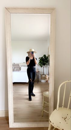 Black Cropped Flare Jeans Outfit, Cropped Flare Jeans Outfit, Flare Jeans Outfit, Contemporary Clothing, Cropped Flare Jeans, Online Clothing Boutiques, Cropped Flares, Contemporary Outfits, Jeans Outfit