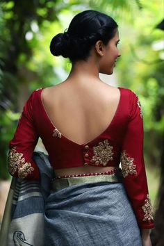 Vetement Hippie Chic, Front Blouse Designs, Indian Blouse Designs, V Model, Saree Blouse Neck Designs