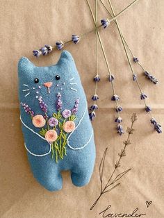 Cloth Dolls Handmade, Cat Quilt, Denim Crafts, Felt Christmas Ornaments, Sewing Gifts, Doll Crafts, Diy Stuffed Animals