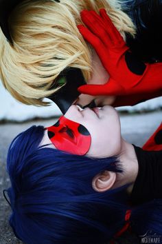 Ladybug Cosplay, Ladybug Kiss, Miraculous Ladybug Kiss, Marinette Et Adrien, Ladybug And Cat Noir, Ladybug Anime, Marinette And Adrien, Ladybug Comics, Miraculous Ladybug Comic