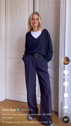 Woman Work Outfit Professional, Trousers And Polo Shirt Women, Womens Work Outfits Midsize, Trouser Outfits Winter, Workwear Fashion Winter, Business Casual Outfits Street Style, Software Developer Outfit Women, Business Casual For Women Over 50 Work Wear, Cardigan Work Outfits Women