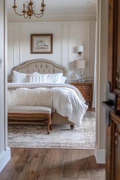 Elegant French Country Master Bedroom Ideas Country Style Master Room, Guest Bedroom French Country, English Master Bedrooms Decor, Vintage French Country Bedroom, Modern English Country Bedroom, Classic French Bedroom, French Country Modern Bedroom, French Country Cottage Interior, Small French Bedroom