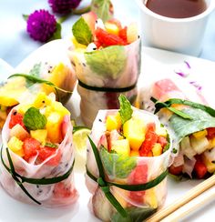 When choosing what to snack on, make a healthy decision for a better tomorrow. Vegetarian Appetizers Easy, Salad Spring, Dessert Quick, Fruit Creations, Vegetarian Nutrition, Fresh Meals, Spring Roll Recipe, Spring Roll, Fresh Watermelon