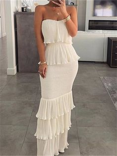 Ruffle Layered Dress, Ruffle Long Dress, Strapless Long Dress, Elegante Y Chic, Gaun Fashion, Party Kleidung, Layered Dress, Off Shoulder Fashion, Bandeau Dress