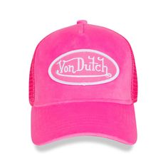 Pink Velvet Jacket, Flying Eyeball, Von Dutch Hat, Pink Trucker Hat, Fasion Outfits, Kustom Kulture, Von Dutch, Fire Fits, Iconic Logo