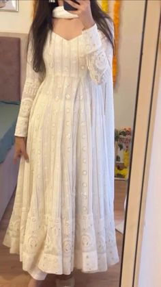 Clothes For Women Traditional, Georgette Embroidered Kurtis, Fashionable Clothes For Women, Women Traditional Outfit, White Punjabi Suits For Women, Women Traditional Dresses Indian, Long Cotton Dress Outfit, Types Of Bottoms For Women, White Kurtis For Women