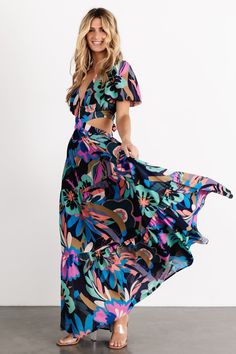 Tulum Travel, Open Back Maxi Dress, Floral Print Chiffon, Maxi Dress Black, Surplice Neckline