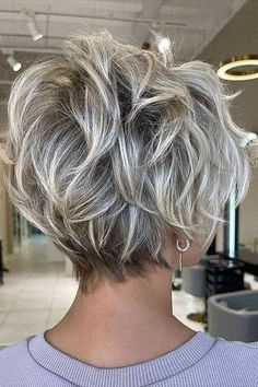 Long Champagne Blonde Pixie Cut Long Sleek Hair, Longer Pixie Haircut, Stacked Hair, Bob Hairstyles For Thick, Pixie Haircut For Thick Hair, Short Hairstyles For Thick Hair, Long Pixie