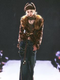 Patchwork Fur Coat, Open Aesthetic, Looks Black, Grunge Style, 2000s Fashion, Character Outfits, Dream Clothes, Grunge Outfits, Look Cool