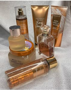 Profumo Victoria Secret, Fragrances Perfume Woman, Smink Inspiration, Bath And Body Works Perfume, Shower Skin Care, Body Smells, Smell Goods, Victoria Secret Perfume, Pretty Skin Care