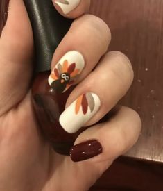 Thanksgiving Nail Designs With Turkey, Thanksgiving Fall Nail Designs, Cute Nails Acrylic Thanksgiving, Short Acrylic Nails Designs For November, November Nails Thanksgiving, Turkey Design Nails, Thanksgiving Acrylic Nails Ideas, Turkey Nails Designs Easy