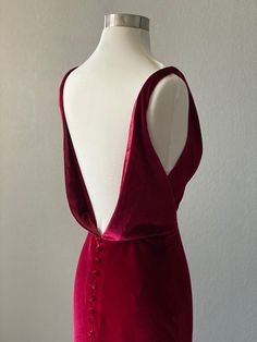 Fully Lined : Yes Built in Bra : Yes Custom Color : Yes,free service Custom Size : Yes,free service Tailoring Time : 4-5 weeks Shipping Time : 4-6 days(DHL,UPS,TNT,Fedex ETC) Rush Service : Yes,message us for help Email Address info@daisystyledress.com Velvet Wedding Dress, Velvet Evening Dress, Burgundy Velvet, Formal Party Dress, Formal Dresses For Weddings, French Knot, Moda Vintage, Dress Formal, Alternative Wedding