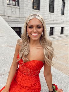 prom hair ideas for short hair, prom hairstyles, hair looks for prom, prom hairstyles down Strapless Dress Hairstyles, Hoco Hair Styles, Prom Hair Down, Hair Hoco