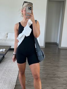 Lululemon Onesie, Lululemon Model, Black Workout Romper Outfit, Athletic Jumpsuit Outfit Shorts, Lulu Lemon Bodysuit Outfit, Airport Jumpsuit Outfit, Onesie Romper Outfit, Lululemon Jumpsuit, Lululemon Romper