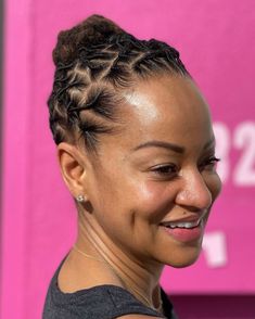 Elegant Dreads Updo for Ladies Dreads Updo, Short Dreadlocks Hairstyles, Small Dreads, Dreadlocks Hairstyles, Blonde Dreadlocks