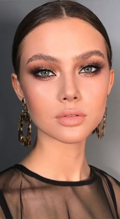 Gala Make Up, Simple Wedding Makeup, Makeup Looks For Green Eyes, Prom Eye Makeup, Prom Makeup Looks, Formal Makeup, Smink Inspiration, Glam Makeup Look