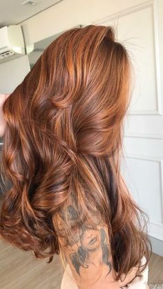 Auburn Hair With Dimension, New Hair Color Trends 2024, Ginger And Brown Hair, Ginger Highlights In Brown Hair, Golden Red Hair, Copper Blonde Hair Color, Warm Brown Hair, Amber Hair, Red Hair Inspo