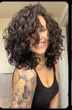 Long Bob Haircut With Layers Curly, Curly Hair Fall 2023, Medium Natural Curly Haircuts, Long Bob Perm, Permed Haircuts For Women, Beach Curl Perm Short Hair, Curly Girl Haircuts Medium Lengths, Lob Curly Haircut, Medium Length 2c Haircut