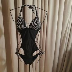 T Type Full Piece Swim Suit. Cup Size B, Cups Have Push Up Padding. Bottom Half Ties Up So Kinda Saggy On My Pics. Never Worn, Tag Says Xxl, Probably More Like Med To Large Size. Goth Bathing Suit Bikinis, Swimsuits 2000s, 2000s Swimsuit, 90s Swimwear, Y2k Swimwear, Cool Swimsuit, Full Piece Swimsuit, Pinup Bathing Suit, Black One Piece Bathing Suit