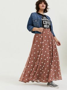 Walnut Polka Dot Chiffon Maxi SkirtWalnut Polka Dot Chiffon Maxi Skirt, DOTS - BROWN Outfits Uggs, Plus Size Long Skirts, Chubby Style, Look Office, Plus Size Skirt, Chiffon Maxi Skirt, Peplum Tops, Look Plus Size, Maxi Skirt Outfits